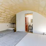 Guesthost - Angelica - In