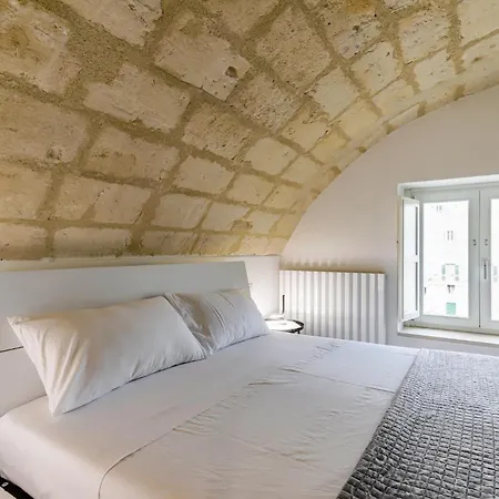 Guesthost - Angelica - In Apartamento *