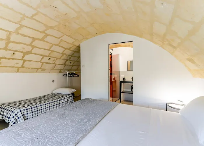 Guesthost - Angelica - In